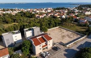 Beautiful Apartment In Vir With Wifi