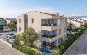 Beautiful Apartment In Vir With Wifi