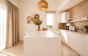 Beautiful Apartment In Vir With Wifi