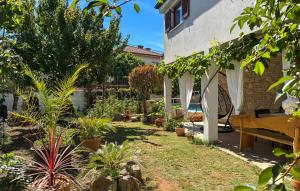 Stunning Apartment In Fazana