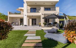 Awesome Home In Drnis