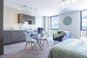 Manchester City Centre, Salford, Stylish apartment