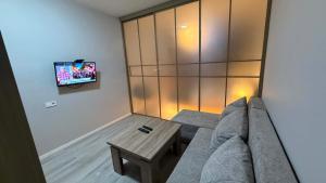 Komunna Luxe Apartment N 2214