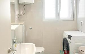 Amazing Apartment In Makarska With Wifi