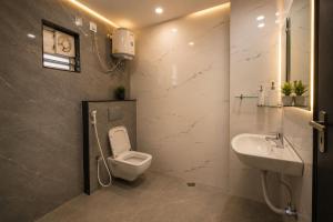 Hotel VK palace - Near Indore Railway Station