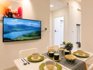 4BR KLCC View MRT 2min Free Parking Big Unit