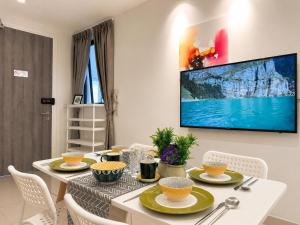 4BR KLCC View MRT 2min Free Parking Big Unit
