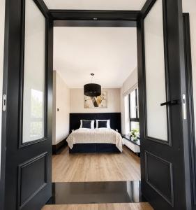 Victoria Residence Navy Suite by 2Stay Apartments