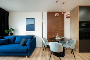 Skyline Copper Apartment near Manufaktura by City Host parking