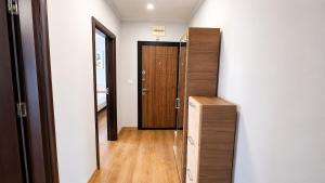 Cozy 1BR w Terrace, Free Parking & BBQ Garden