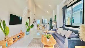 Peaceful 2 BR Sanctuary, Heart of Thong Sala, 2 King Beds