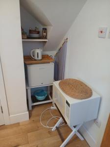 Spacious, pretty double room with ensuite near sea