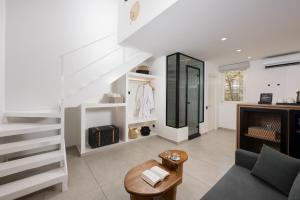 Oliving Mykonos Luxury Suites
