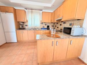 Großzügiges Ferienhaus in Benissa mit 2 Wohnungen, Pool & Meerblick