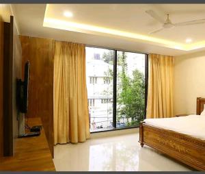 SR Castle Gopalapuram