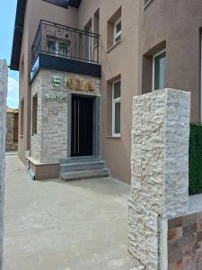 Enza Suites