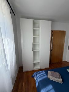 Apartments Crnko, 50m from the beach with free parking and drinkable tap water