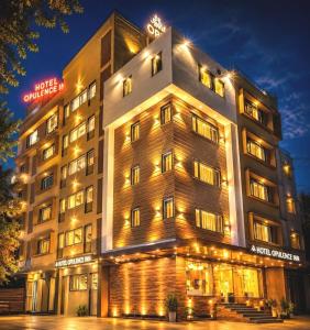 Opulence Inn - 500 Meters From Railway Station