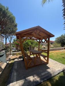 Pearl Mansion-1 Modern 3BR Garden House Near Beaches in Cunda