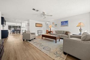 Beautiful, Accessible Venice Home near the beach and Historic Venice Downtown
