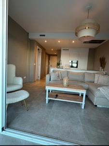 Luxury by the beaches!