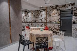 Braj Raj Regency - The Bay Suites
