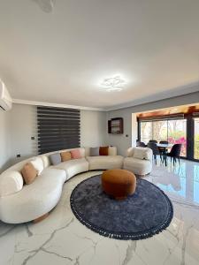 Pearl Mansion-2 Sea View 3BR Duplex Villa, Near Seaside in Cunda