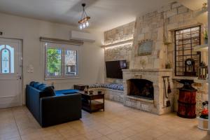 Casa di Tzaki Stone House with Garden & BBQ