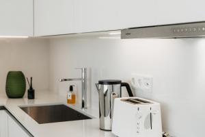 Architectural 3BR Luxury Oasis 3rd Floor in Voula