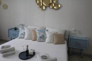 AVIA Room