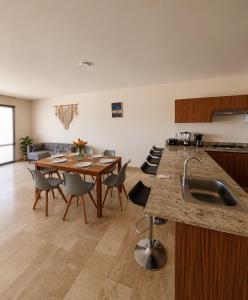 Departamento en Costa de Oro a 2 cuadras de la playa y restaurantes a 5 minutos de wtc y centros comerciales 2 habitaciones 3 camas y 2 baños