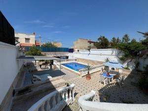 Sghirat villa with pool, 200 m from the beach!
