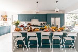 Caparica Beach Villa in Golf Condo Pool Barbecue