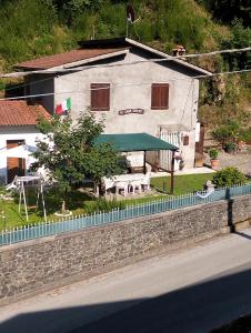 Casa Irene per famiglie e gruppi con piscina