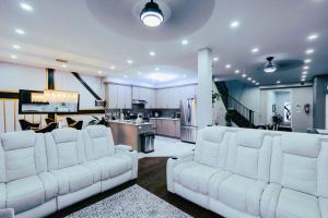 4 Bed 4 Bath Home in Prime Niagara Area 2700 sqf