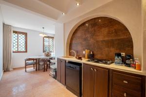 Luxury apartment Pool&garden View