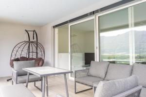 Villa Sementina - Luxury Stay with Pool and Gym - 15 m to Lake Maggiore