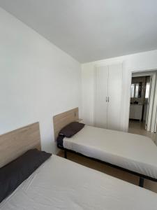 Cozy Apartment with Pool at 5 Min to Beach