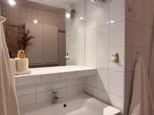 3BR Apartment w Parking Near Wawel & Old Town