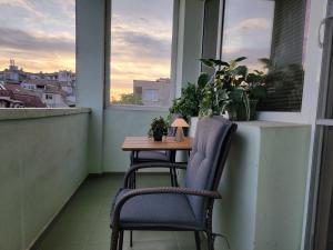 City and Beach Skyline 2BR Apartment 5th Floor Walk Up