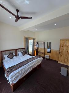Jhi-Dhey Guest House