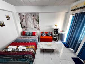 205 budget room Wi-Fi utilities Bangkoks center