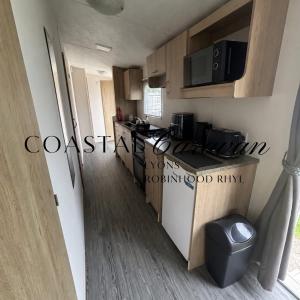 Coastal caravan Lyons Robinhood