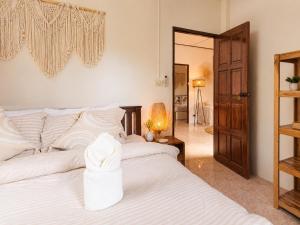 Amsterdam House - Hin Kong - Double King Bed - 4K SmartTV