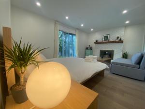 Fairview Suites- near Fairview mall, Seneca and Highway 404