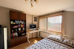 Mountain View Apartment