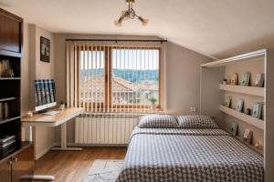 Mountain View Apartment