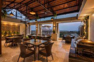 Hotel Vibe BLU & Banquet Near Advant, Embassy Oxygen & Sector 142,143 Metro, Noida