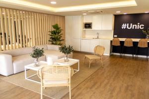 Unic Sunlit Apartment