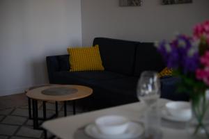Warsaw Airport Apartment - Balcony & Parking - by Rentujemy